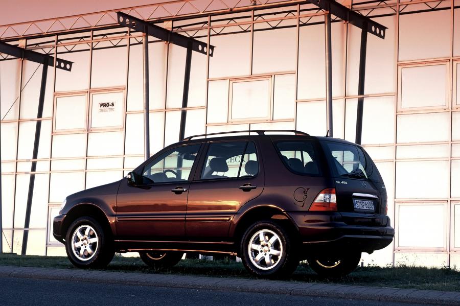  Mercedes-Benz ML400 2001 года  (фото 3 из 3)